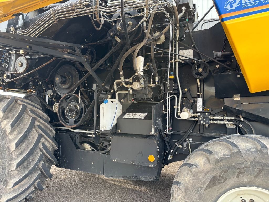 Mähdrescher of the type New Holland CH7.70, Gebrauchtmaschine in VERT TOULON (Picture 8)