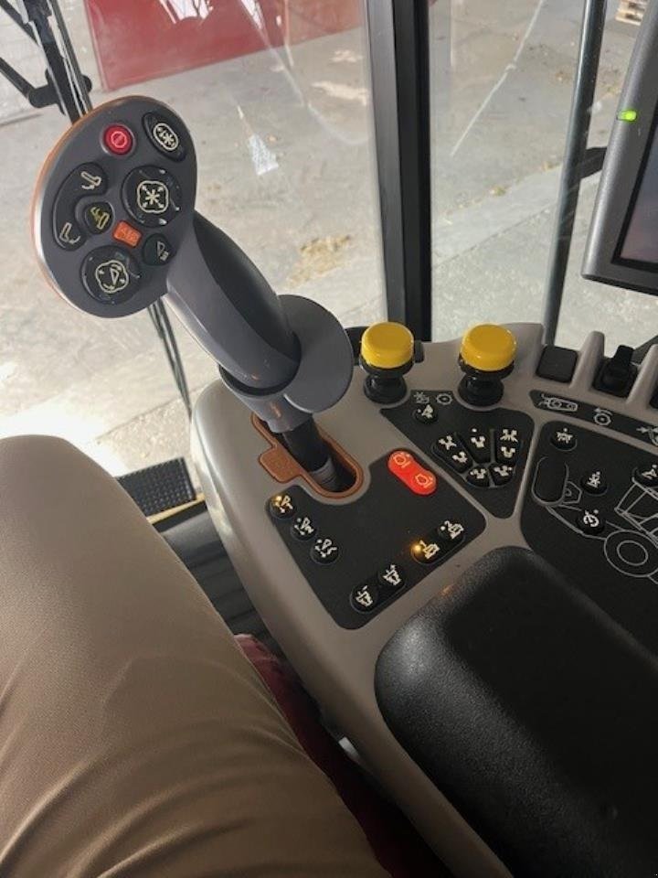 Mähdrescher Türe ait New Holland CR 10.90 14,5, Gebrauchtmaschine içinde Maribo (resim 8)