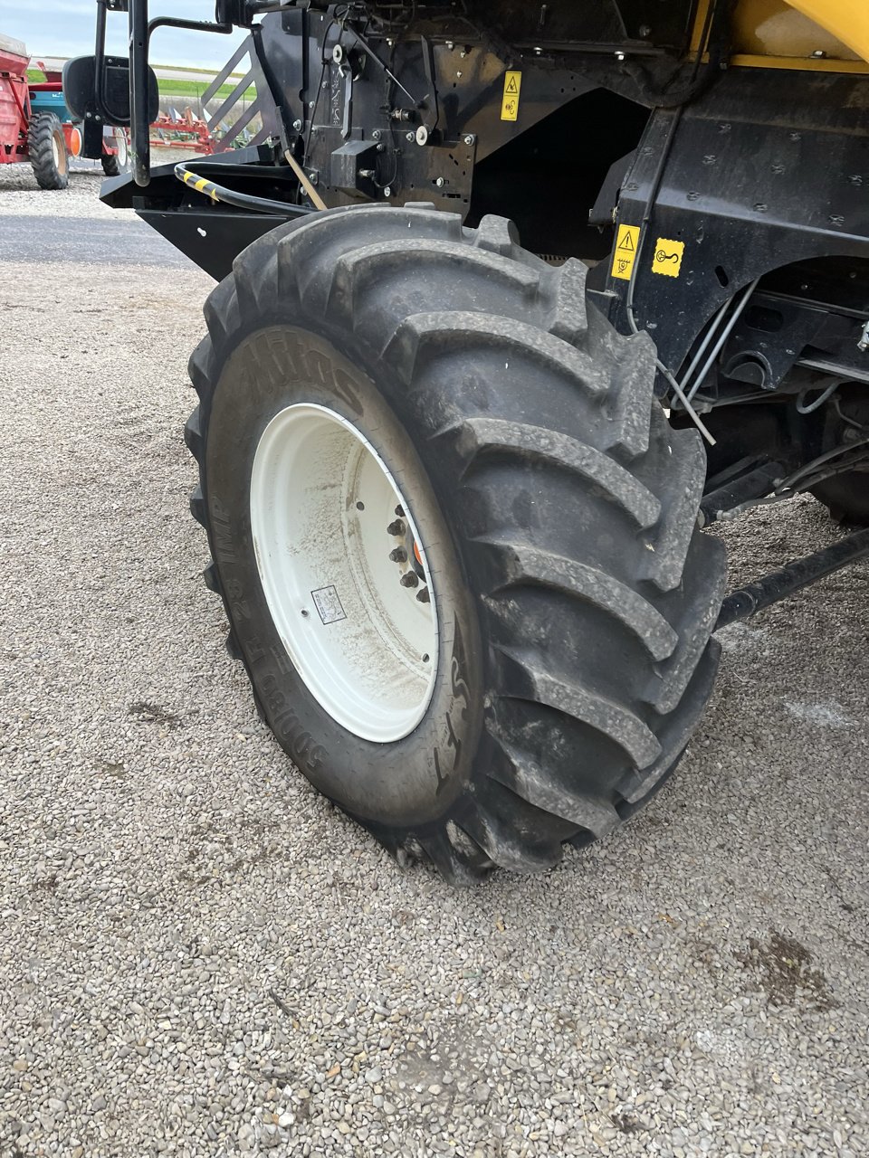 Mähdrescher of the type New Holland CR 7.80 REVELATION, Gebrauchtmaschine in VERT TOULON (Picture 5)