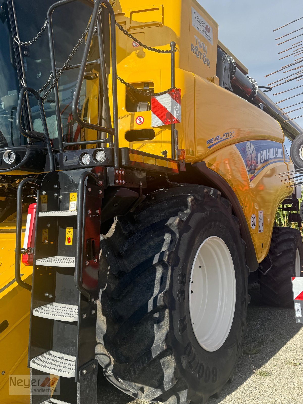 Mähdrescher tip New Holland CR 7.90, Gebrauchtmaschine in Bad Waldsee Mennisweiler (Poză 5)