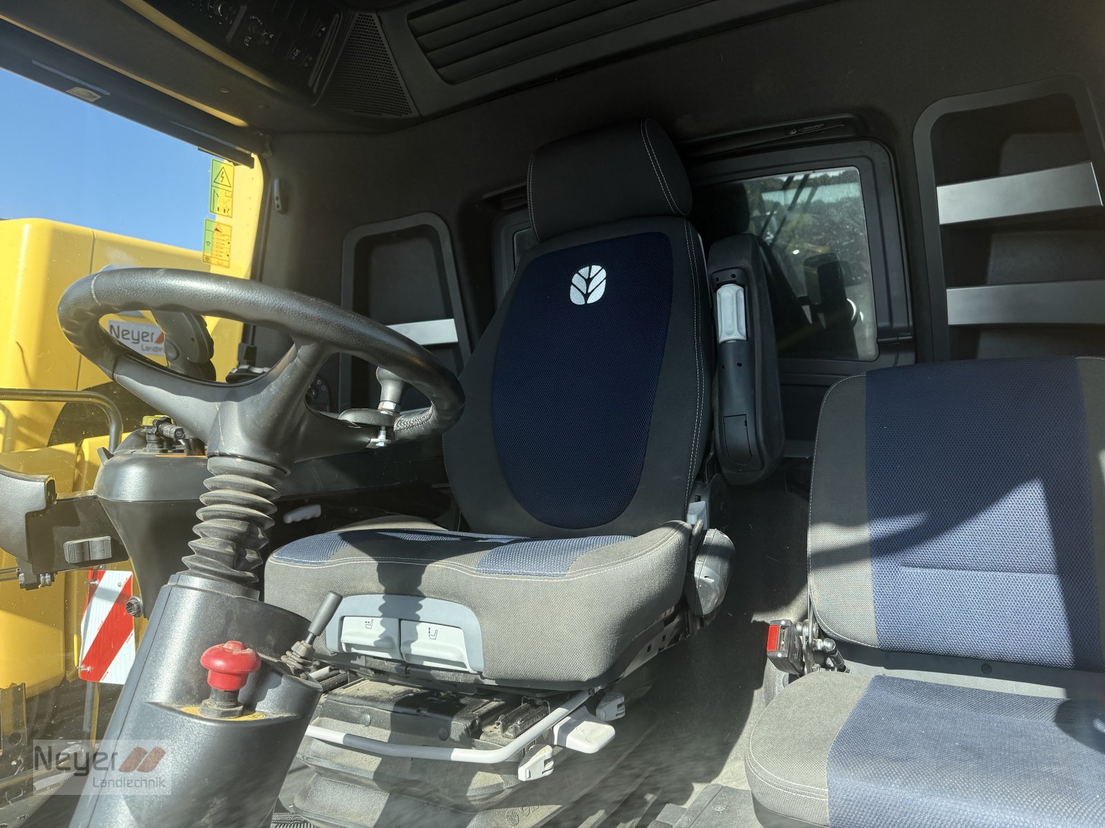 Mähdrescher tip New Holland CR 7.90, Gebrauchtmaschine in Bad Waldsee Mennisweiler (Poză 7)