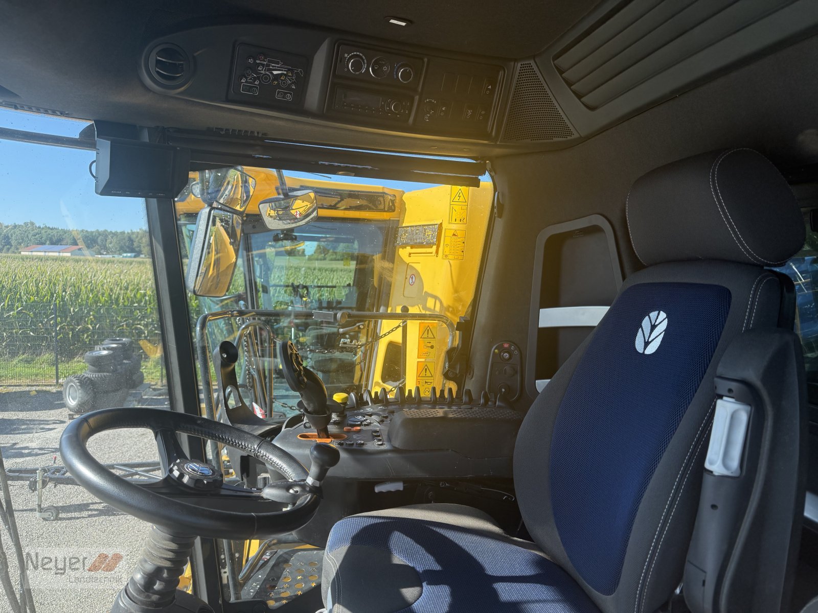 Mähdrescher tip New Holland CR 7.90, Gebrauchtmaschine in Bad Waldsee Mennisweiler (Poză 8)