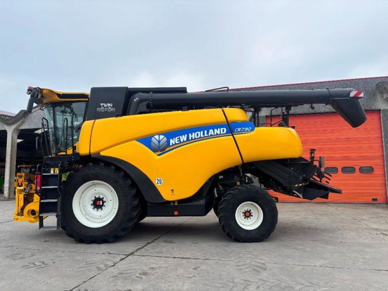 Mähdrescher del tipo New Holland CR 7.90, Gebrauchtmaschine In Baillonville