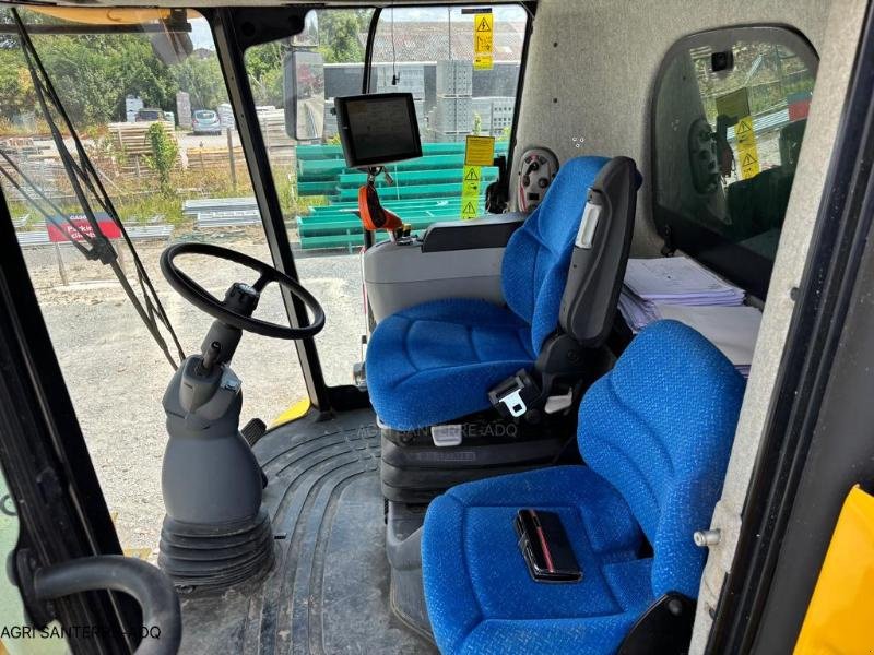 Mähdrescher of the type New Holland CR 8070, Gebrauchtmaschine in ROYE (Picture 4)