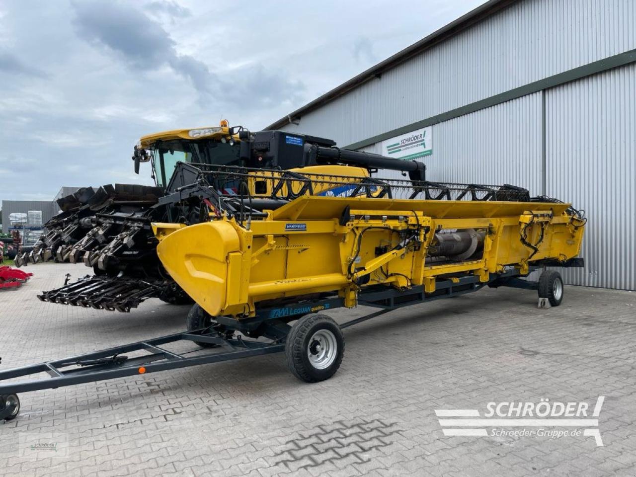 Mähdrescher tip New Holland CR 8080 + SCHNEIDWERK + MAISPFLÜCKER, Gebrauchtmaschine in Wildeshausen (Poză 7)