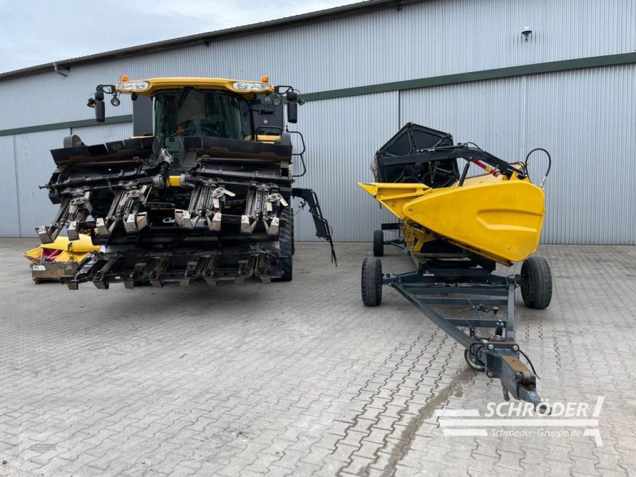 Mähdrescher tip New Holland CR 8080 + SCHNEIDWERK + MAISPFLÜCKER, Gebrauchtmaschine in Wildeshausen (Poză 8)