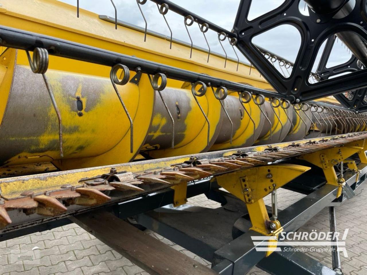 Mähdrescher tip New Holland CR 8080 + SCHNEIDWERK + MAISPFLÜCKER, Gebrauchtmaschine in Wildeshausen (Poză 16)