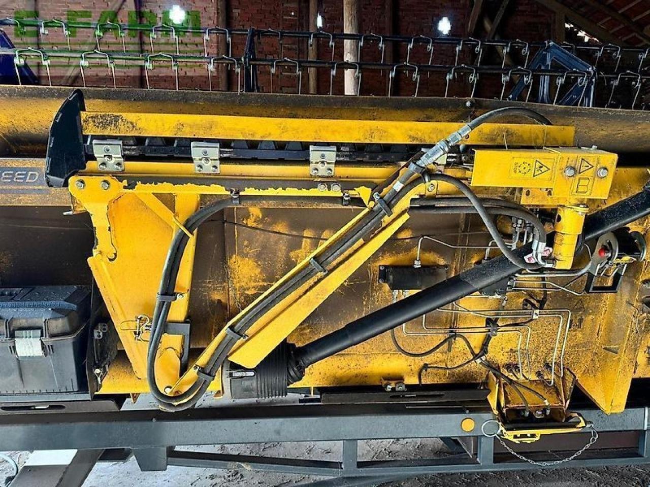 Mähdrescher typu New Holland cr 8.80 raupe 8,53m sw + sww, Gebrauchtmaschine v ANRODE / OT LENGEFELD (Obrázek 14)