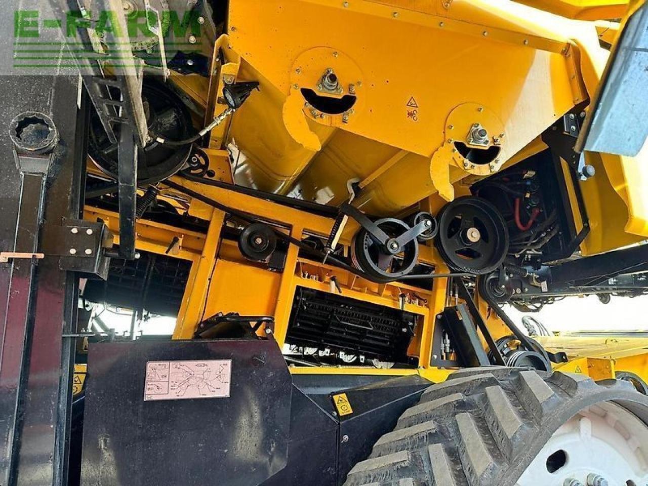 Mähdrescher typu New Holland cr 8.80 raupe 8,53m sw + sww, Gebrauchtmaschine v ANRODE / OT LENGEFELD (Obrázek 16)