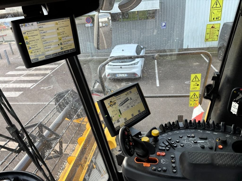 Mähdrescher of the type New Holland CR 8.80 REVELATION, Gebrauchtmaschine in VERT TOULON (Picture 11)