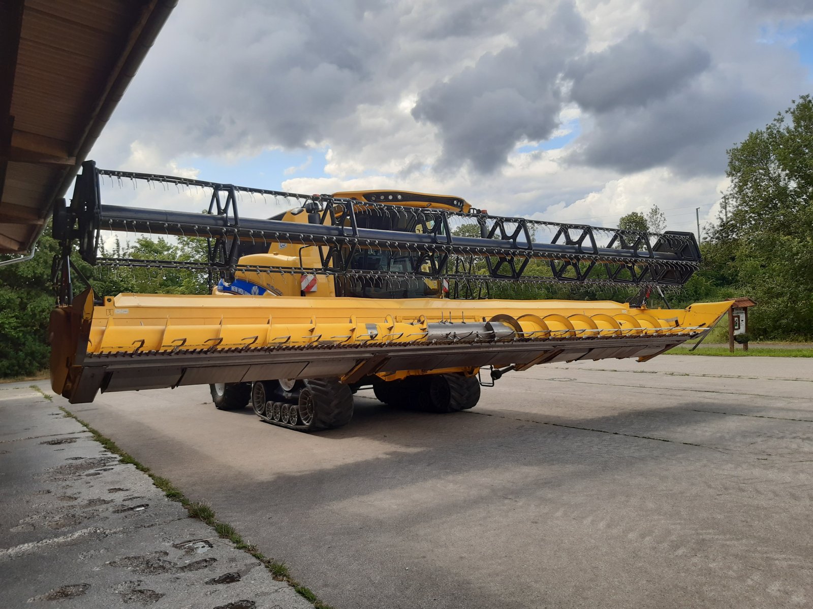 Mähdrescher of the type New Holland CR 8.80 ST IntelliSense hyd. Schnittwinkelverstellung, Gebrauchtmaschine in Penzing (Picture 2)