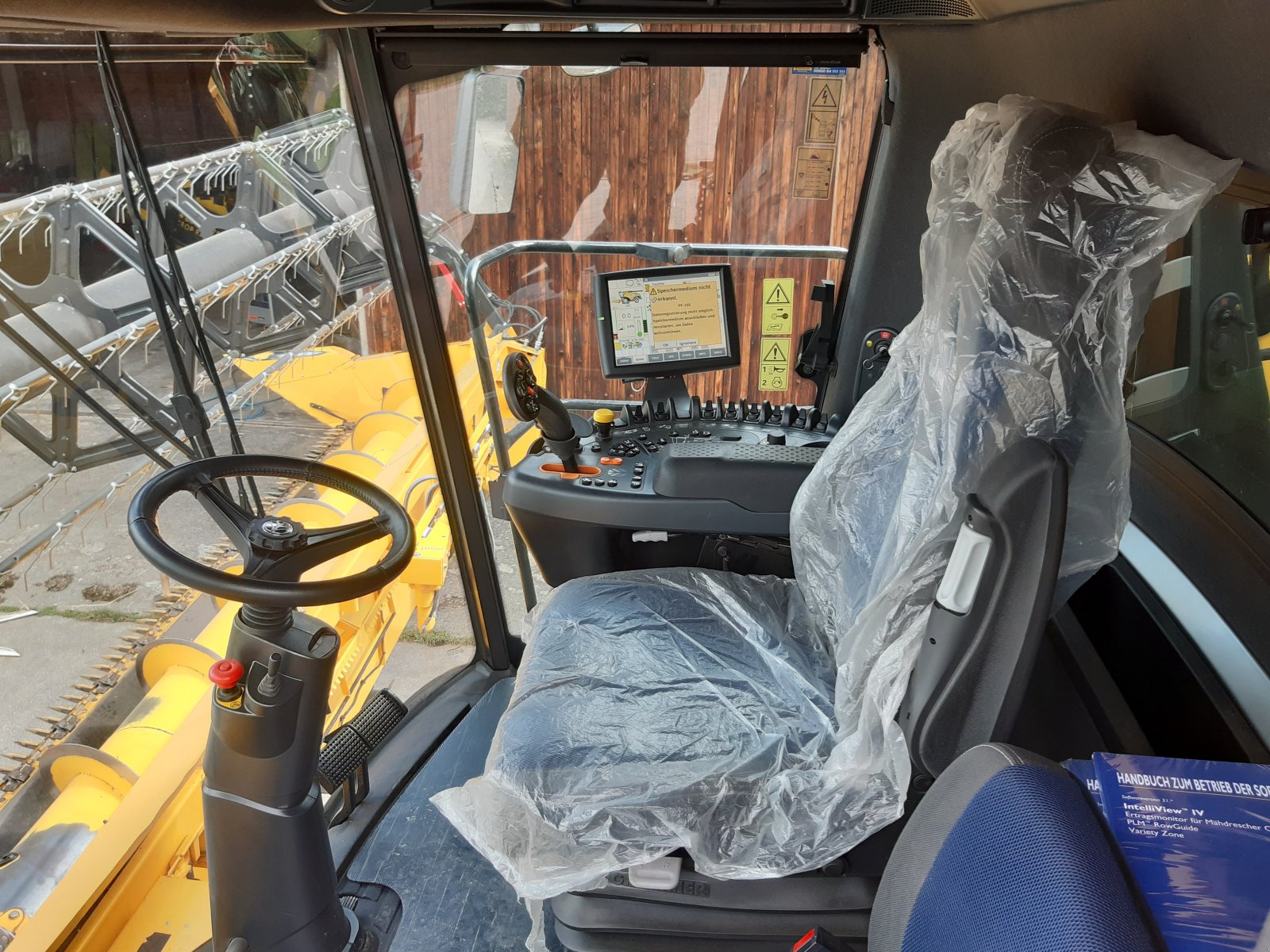 Mähdrescher of the type New Holland CR 8.80 ST IntelliSense hyd. Schnittwinkelverstellung, Gebrauchtmaschine in Penzing (Picture 10)