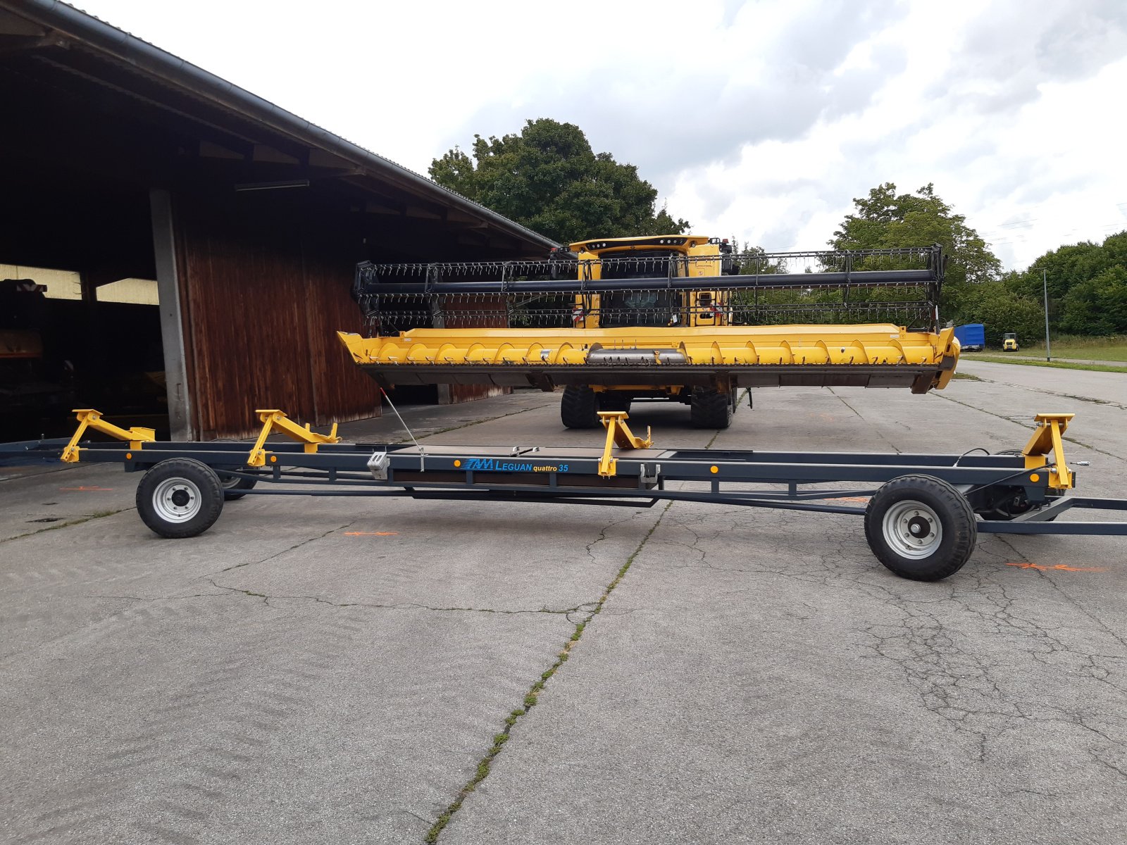 Mähdrescher of the type New Holland CR 8.80 ST IntelliSense hyd. Schnittwinkelverstellung, Gebrauchtmaschine in Penzing (Picture 13)