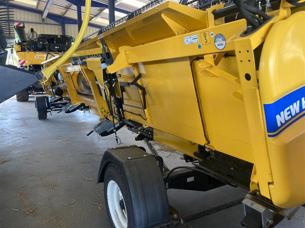 Mähdrescher typu New Holland CR 8.80 VI GIVER 50 TIMERS HØSTGARANTI I DK!!! Kun høstet 52 timer!!! Incl. Skærebord og vogn. GPS., Gebrauchtmaschine v Kolding (Obrázek 7)