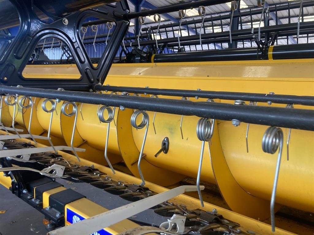 Mähdrescher typu New Holland CR 8.80 VI GIVER 50 TIMERS HØSTGARANTI I DK!!! Kun høstet 52 timer!!! Incl. Skærebord og vogn. GPS., Gebrauchtmaschine v Kolding (Obrázek 10)