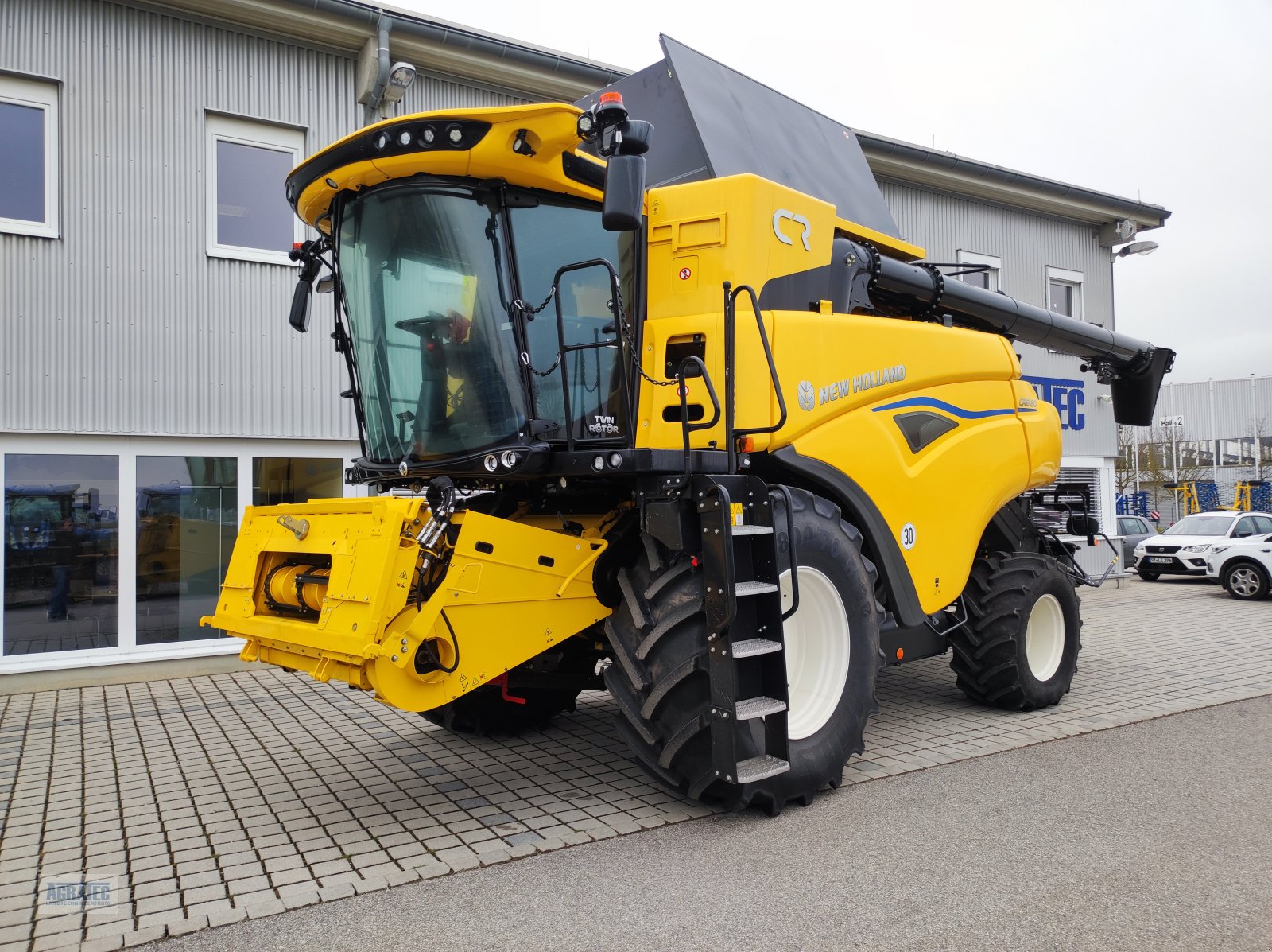 Mähdrescher типа New Holland CR 8.80, Neumaschine в Salching bei Straubing (Фотография 1)