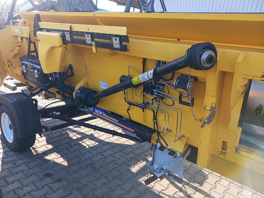 Mähdrescher a típus New Holland CR 8.80, Gebrauchtmaschine ekkor: Ebersbach (Kép 17)