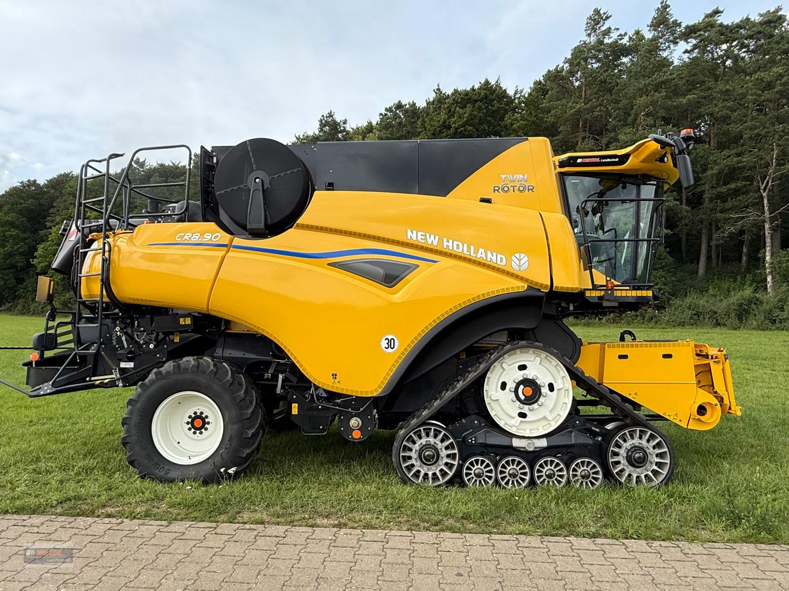 Mähdrescher типа New Holland CR 8.90 IntelliSense, Gebrauchtmaschine в Lichtenfels (Фотография 3)