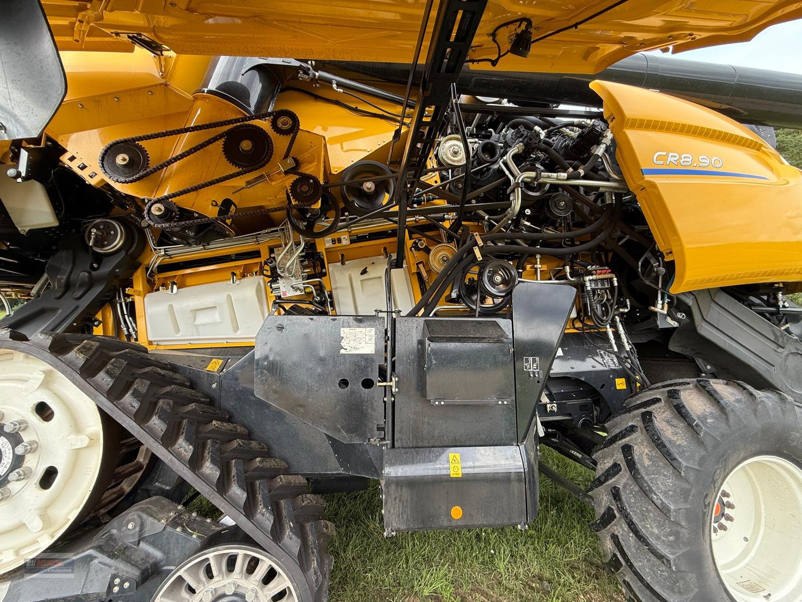 Mähdrescher типа New Holland CR 8.90 IntelliSense, Gebrauchtmaschine в Lichtenfels (Фотография 8)