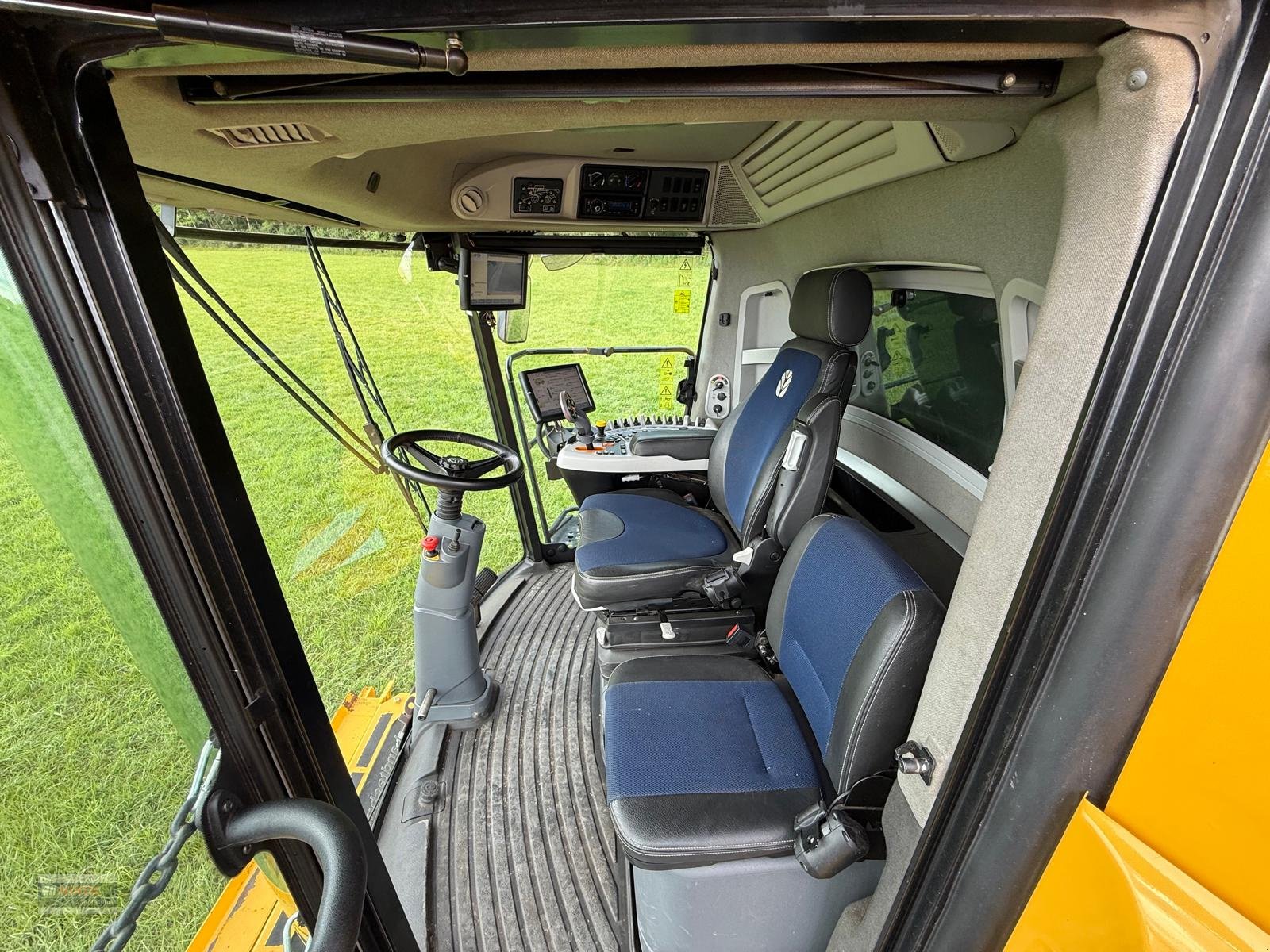 Mähdrescher типа New Holland CR 8.90 IntelliSense, Gebrauchtmaschine в Lichtenfels (Фотография 14)