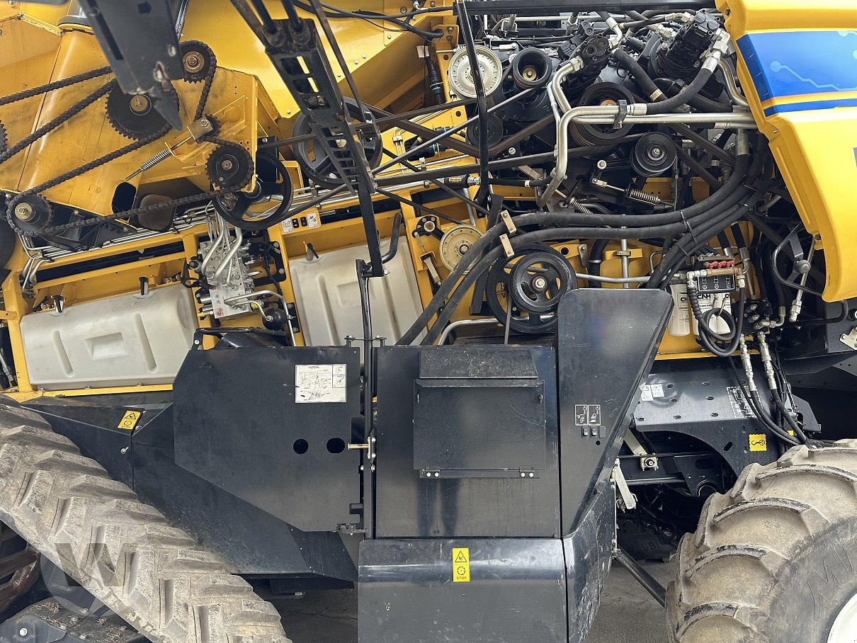 Mähdrescher des Typs New Holland CR 8.90, Gebrauchtmaschine in Bützow (Bild 7)