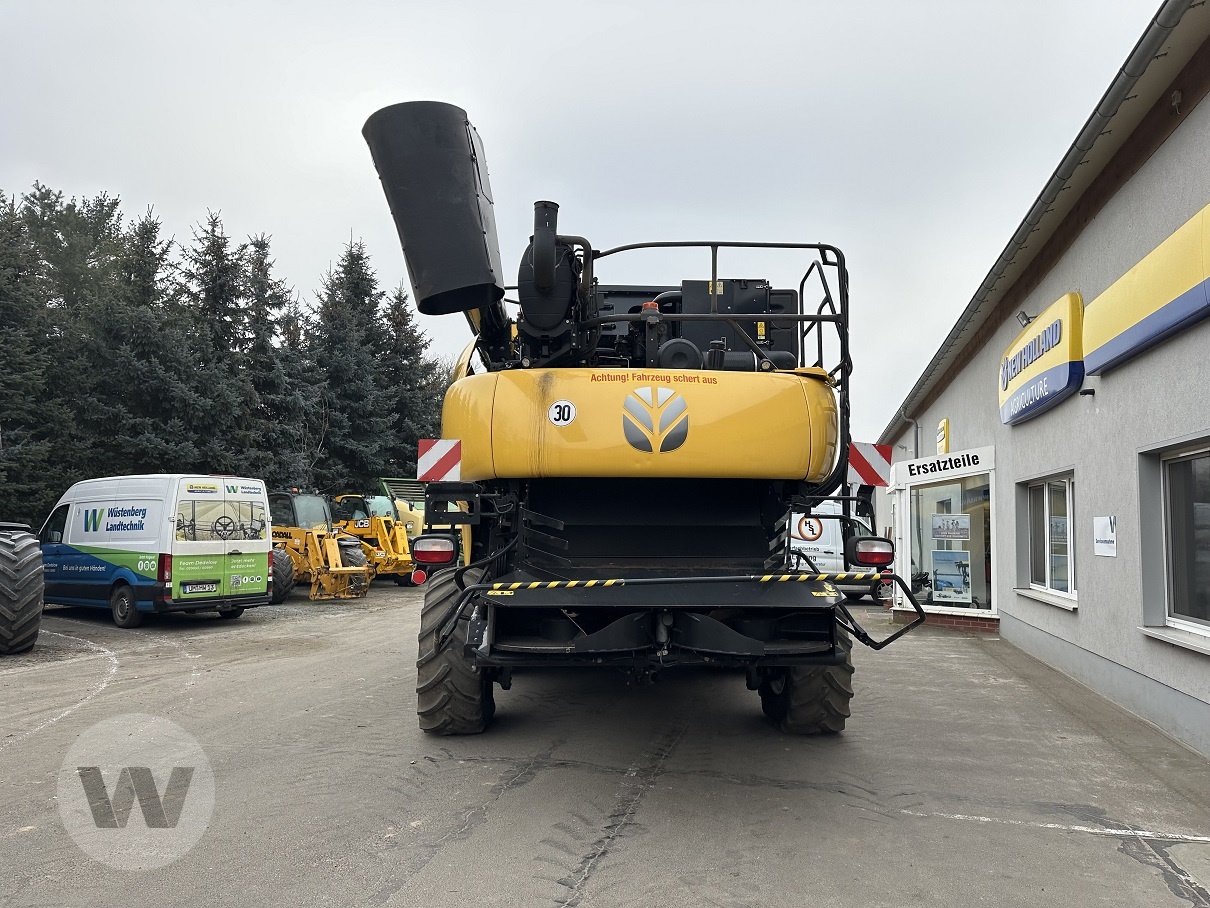 Mähdrescher des Typs New Holland CR 8.90, Gebrauchtmaschine in Bützow (Bild 10)