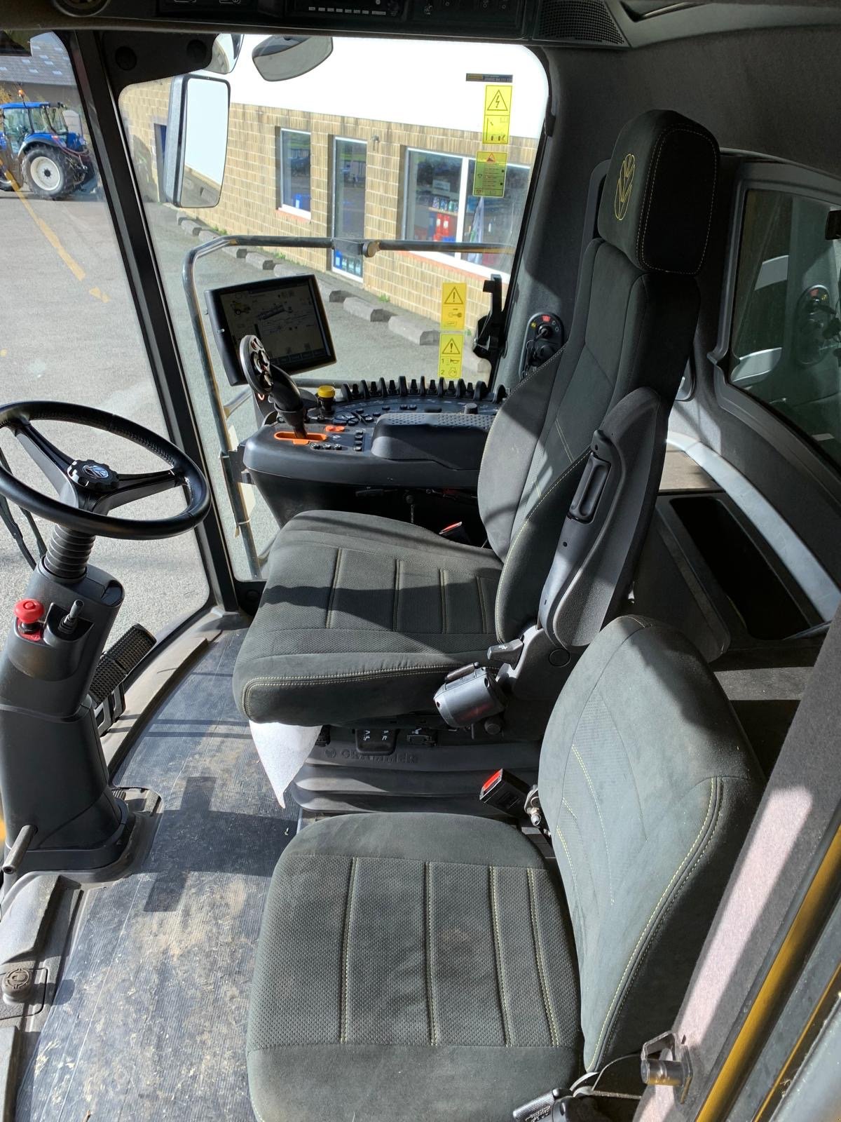 Mähdrescher of the type New Holland CR 8.90, Gebrauchtmaschine in CONDE SUR VIRE (Picture 5)