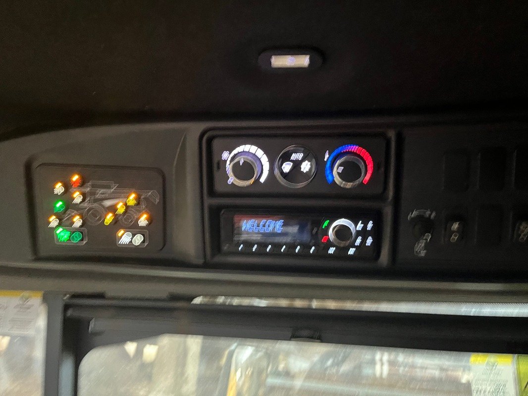 Mähdrescher tipa New Holland CR 8.90, Gebrauchtmaschine u Ebersbach (Slika 8)