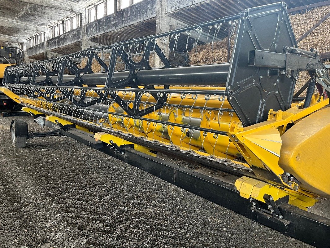 Mähdrescher tipa New Holland CR 8.90, Gebrauchtmaschine u Ebersbach (Slika 17)