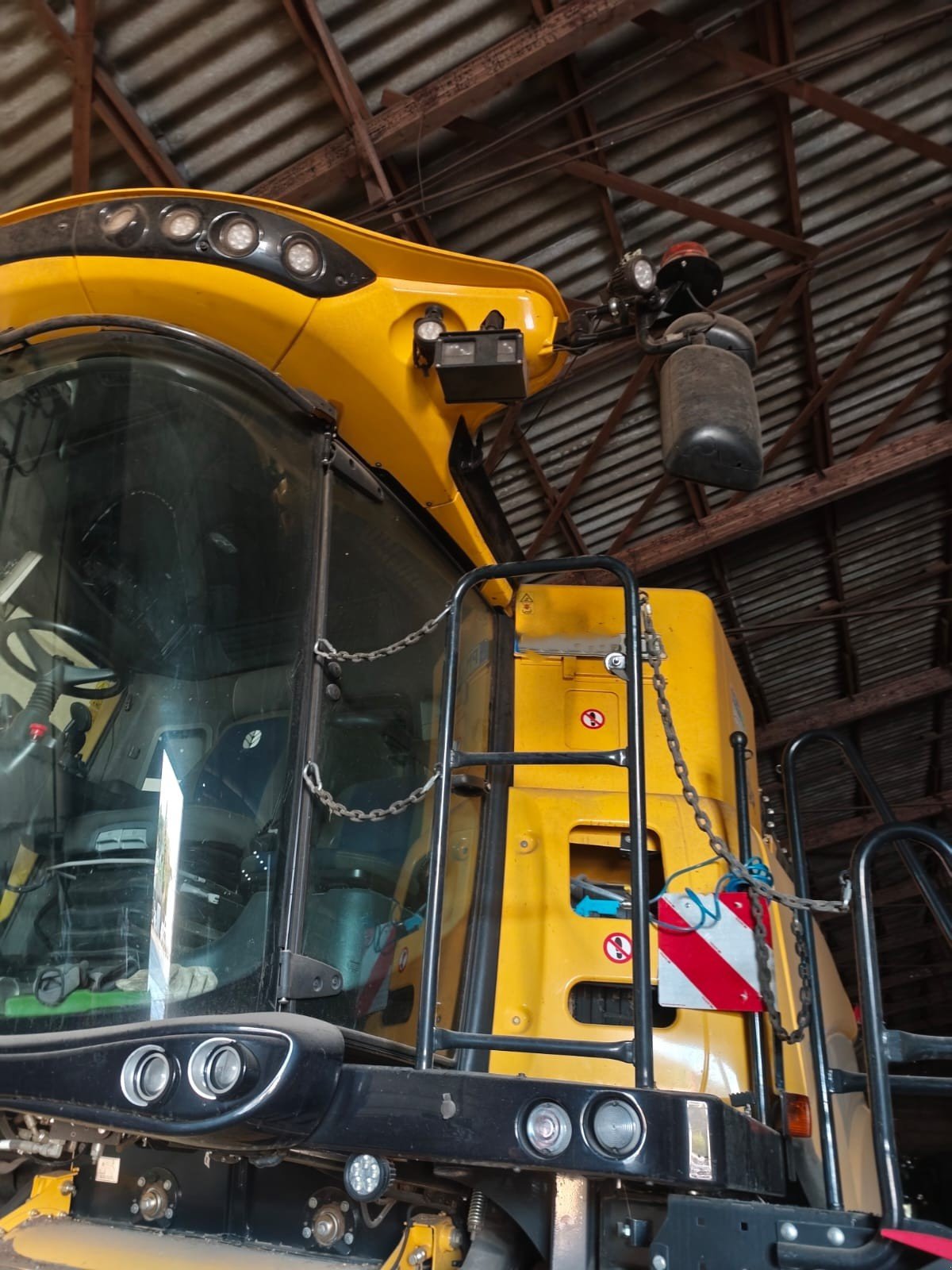 Mähdrescher des Typs New Holland CR 8.90, Gebrauchtmaschine in Taucha (Bild 4)