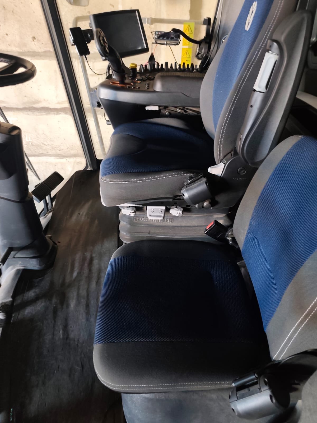 Mähdrescher des Typs New Holland CR 8.90, Gebrauchtmaschine in Taucha (Bild 5)