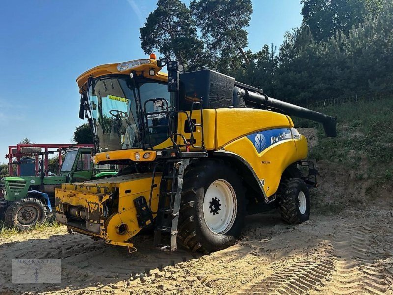 Mähdrescher типа New Holland CR 9070 Elevator, Gebrauchtmaschine в Pragsdorf