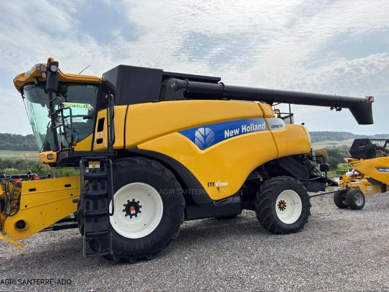 Mähdrescher des Typs New Holland CR 9070, Gebrauchtmaschine in ROYE (Bild 2)