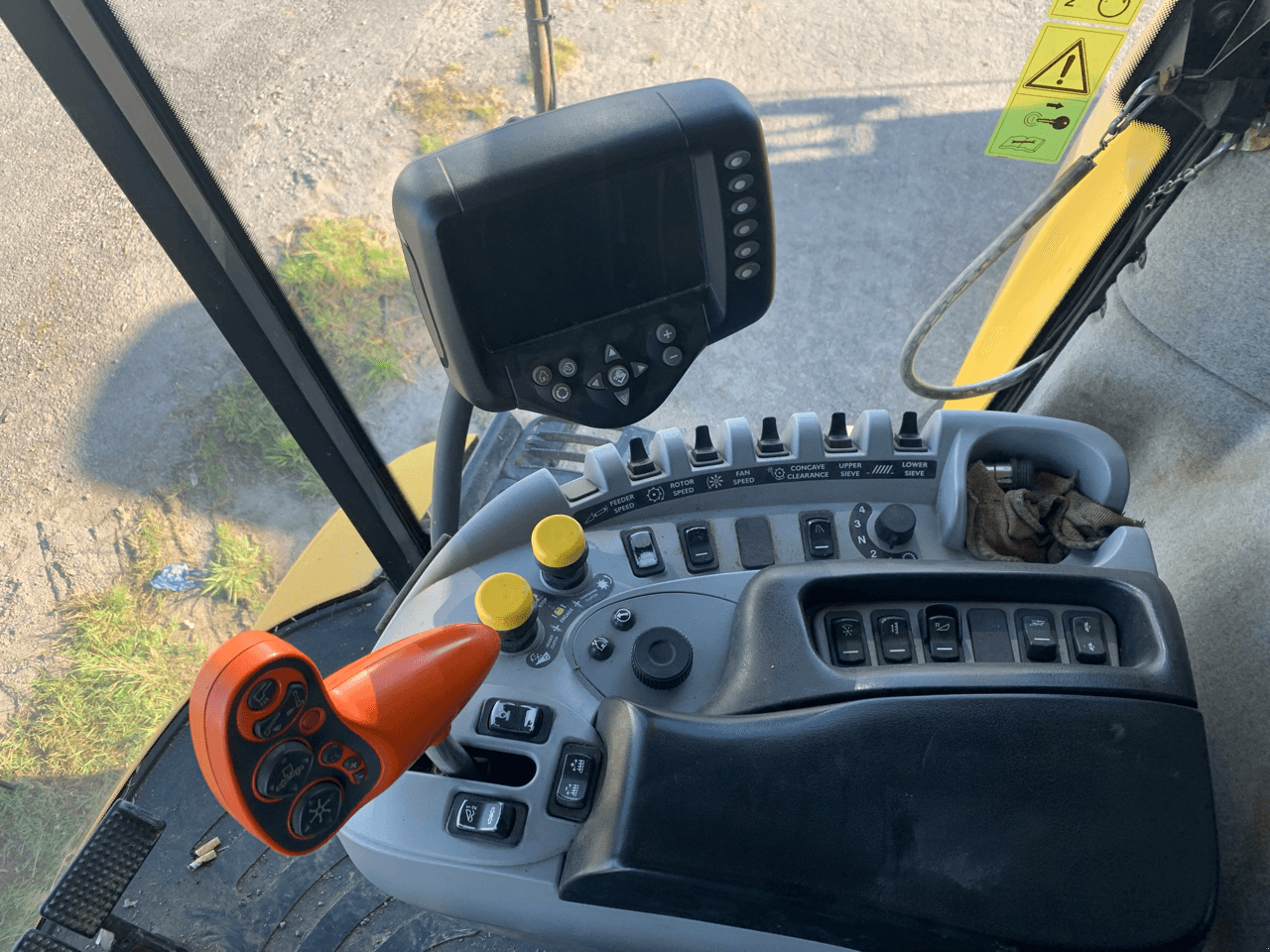 Mähdrescher tip New Holland CR 9070, Gebrauchtmaschine in TREMEUR (Poză 11)