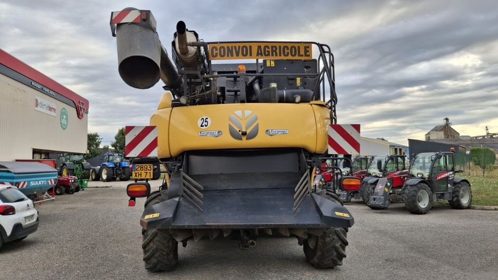 Mähdrescher del tipo New Holland CR 9070, Gebrauchtmaschine In CHEMAUDIN ET VAUX (Immagine 5)