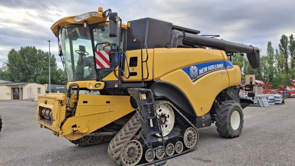 Mähdrescher del tipo New Holland CR 9070, Gebrauchtmaschine In CHEMAUDIN ET VAUX (Immagine 3)