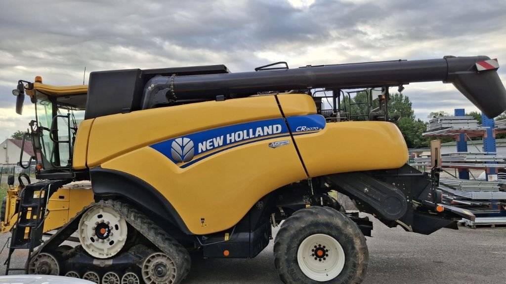 Mähdrescher del tipo New Holland CR 9070, Gebrauchtmaschine In CHEMAUDIN ET VAUX (Immagine 9)