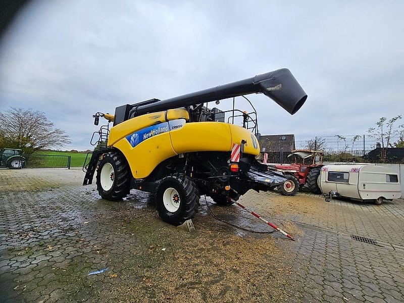 Mähdrescher des Typs New Holland CR 9080 mit Brandschaden, Gebrauchtmaschine in Honigsee (Bild 5)