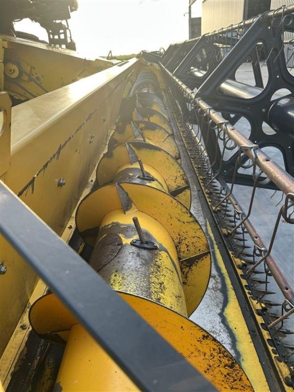 Mähdrescher of the type New Holland CR 9080 SLS Incl Varifeed 9,1 meter skærebord. SLS., Gebrauchtmaschine in Kolding (Picture 18)