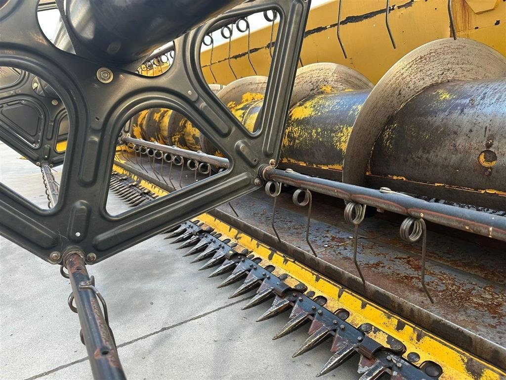 Mähdrescher of the type New Holland CR 9080 SLS Incl Varifeed 9,1 meter skærebord. SLS., Gebrauchtmaschine in Kolding (Picture 21)