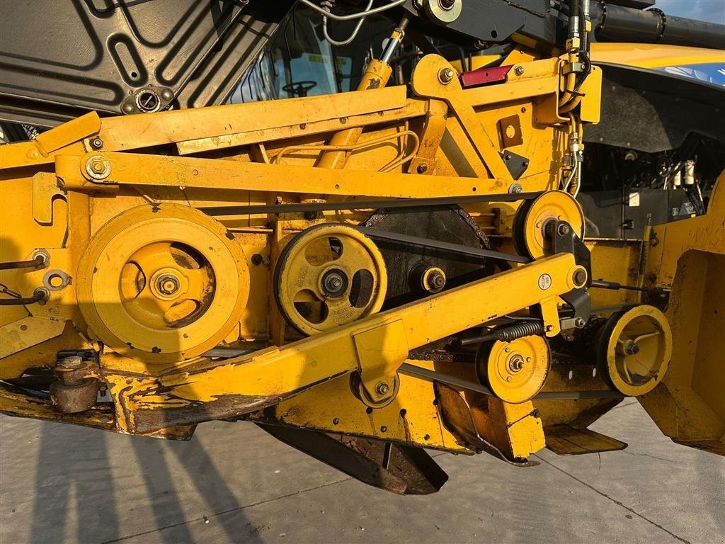 Mähdrescher of the type New Holland CR 9080 SLS Incl Varifeed 9,1 meter skærebord. SLS., Gebrauchtmaschine in Kolding (Picture 22)