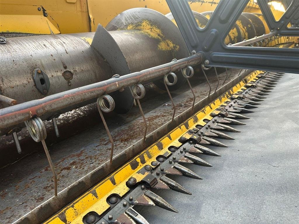 Mähdrescher of the type New Holland CR 9080 SLS Incl Varifeed 9,1 meter skærebord. SLS., Gebrauchtmaschine in Kolding (Picture 20)