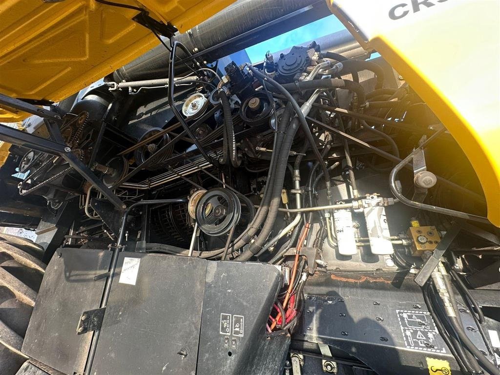 Mähdrescher of the type New Holland CR 9080 SLS Incl Varifeed 9,1 meter skærebord. SLS., Gebrauchtmaschine in Kolding (Picture 13)