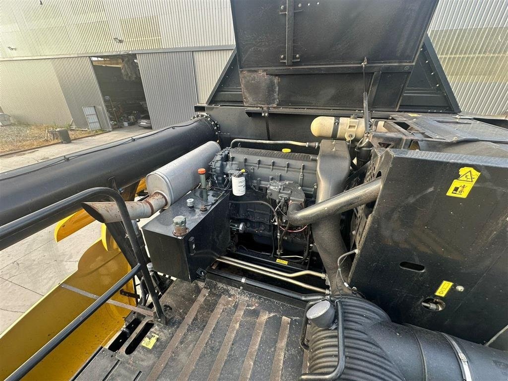 Mähdrescher of the type New Holland CR 9080 SLS Incl Varifeed 9,1 meter skærebord. SLS., Gebrauchtmaschine in Kolding (Picture 9)