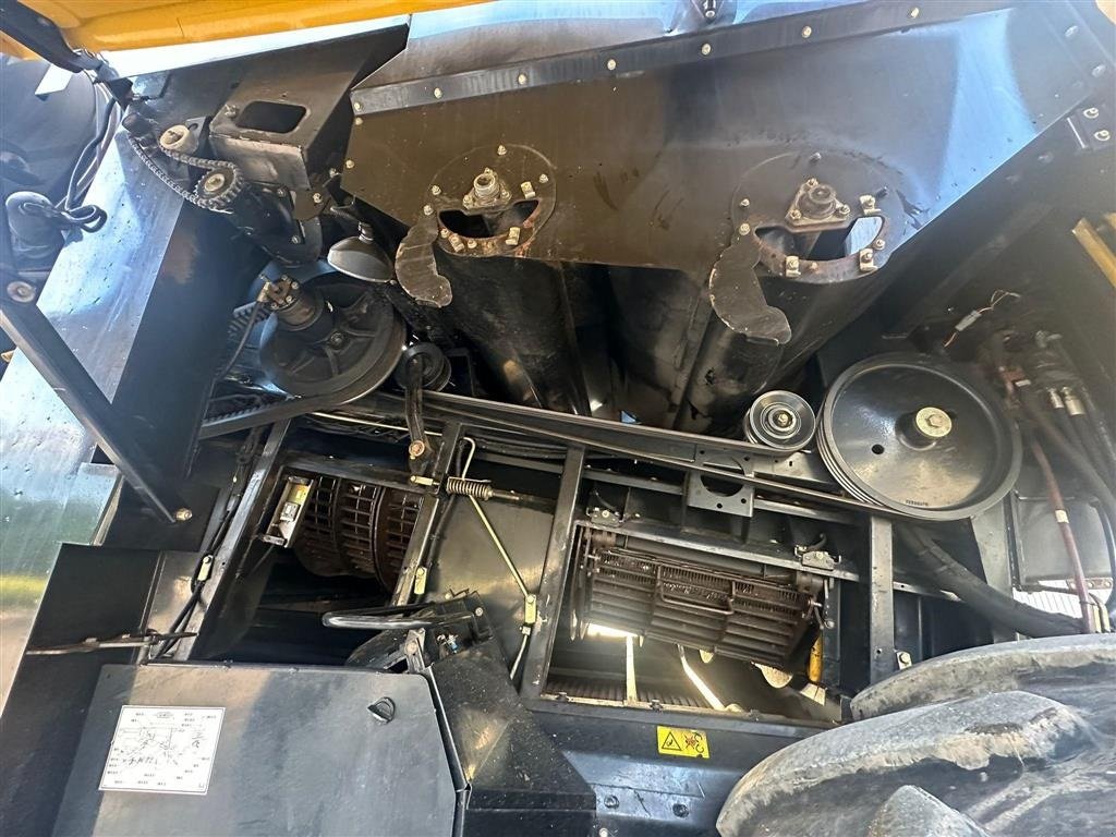 Mähdrescher of the type New Holland CR 9080 SLS Incl Varifeed 9,1 meter skærebord. SLS., Gebrauchtmaschine in Kolding (Picture 12)