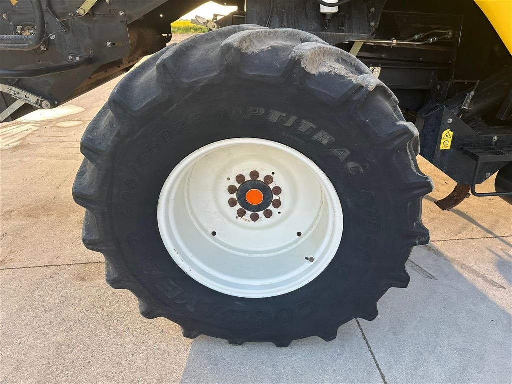 Mähdrescher of the type New Holland CR 9080 SLS Incl Varifeed 9,1 meter skærebord. SLS., Gebrauchtmaschine in Kolding (Picture 23)