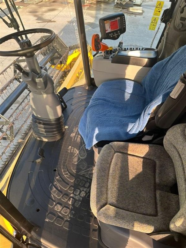 Mähdrescher of the type New Holland CR 9080 SLS Incl Varifeed 9,1 meter skærebord. SLS., Gebrauchtmaschine in Kolding (Picture 24)