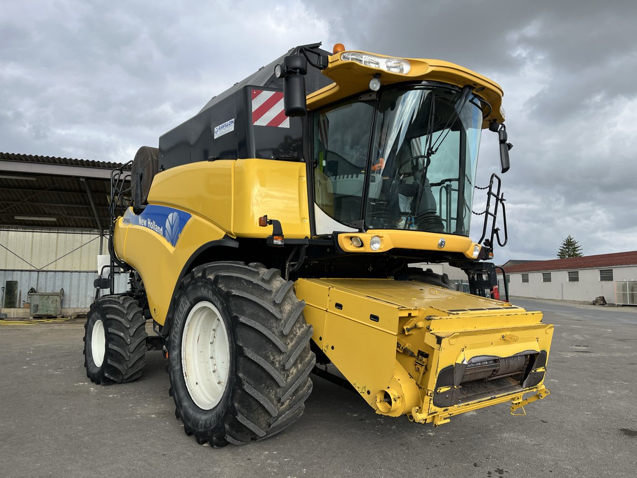 Mähdrescher tip New Holland CR 9080 STANDARD, Gebrauchtmaschine in VERT TOULON (Poză 1)