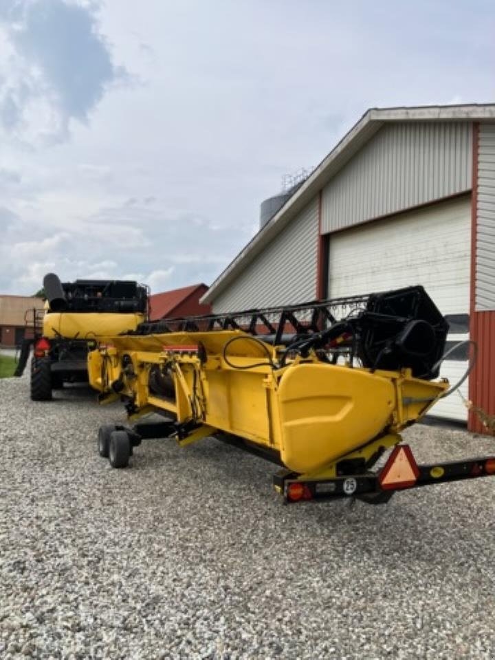 Mähdrescher des Typs New Holland CR 9080, Gebrauchtmaschine in Maribo (Bild 11)