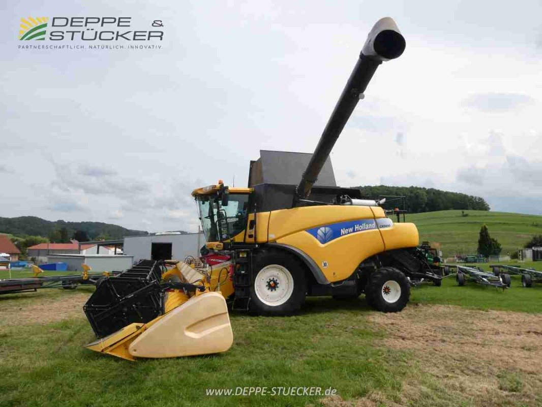 Mähdrescher of the type New Holland CR 9090 Elevation mit SW+SWW, Gebrauchtmaschine in Lauterberg/Barbis (Picture 4)